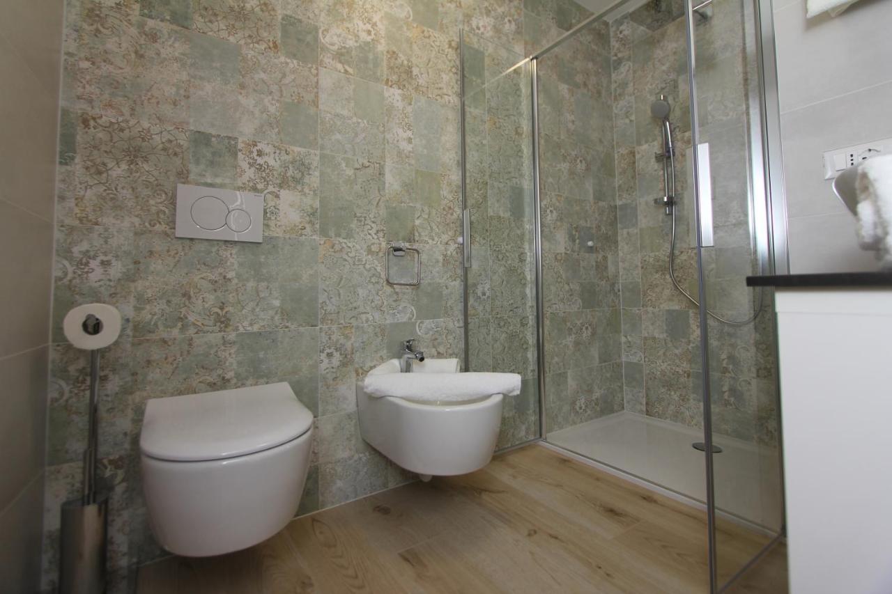 Affittacamere B&B Mercedes Romallo Luaran gambar