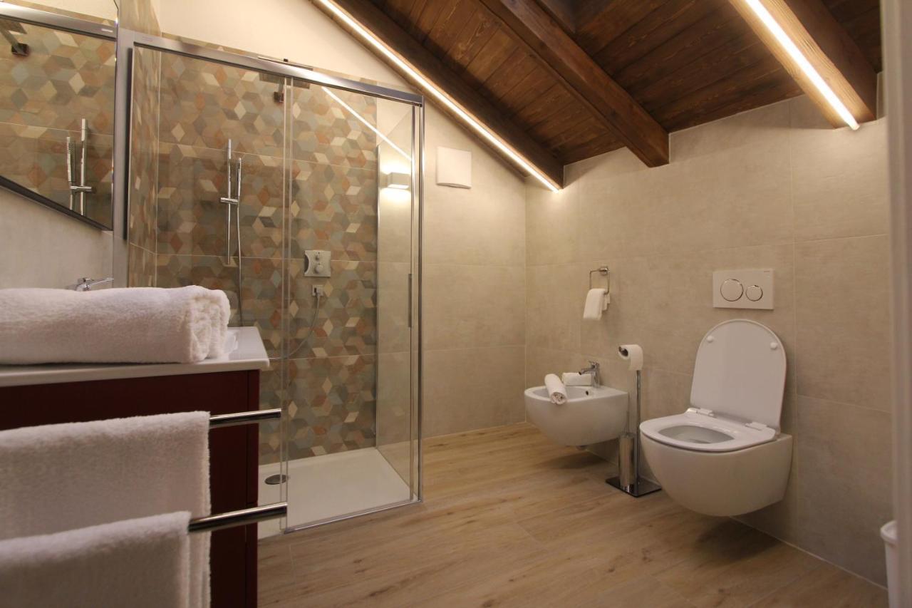 Affittacamere B&B Mercedes Romallo Luaran gambar