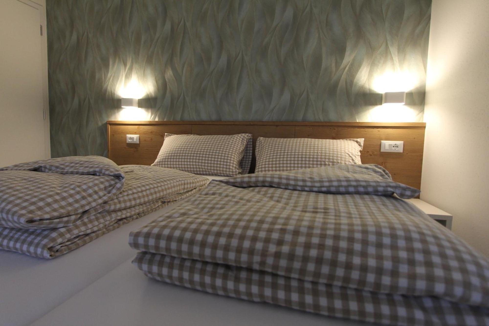 Affittacamere B&B Mercedes Romallo Luaran gambar